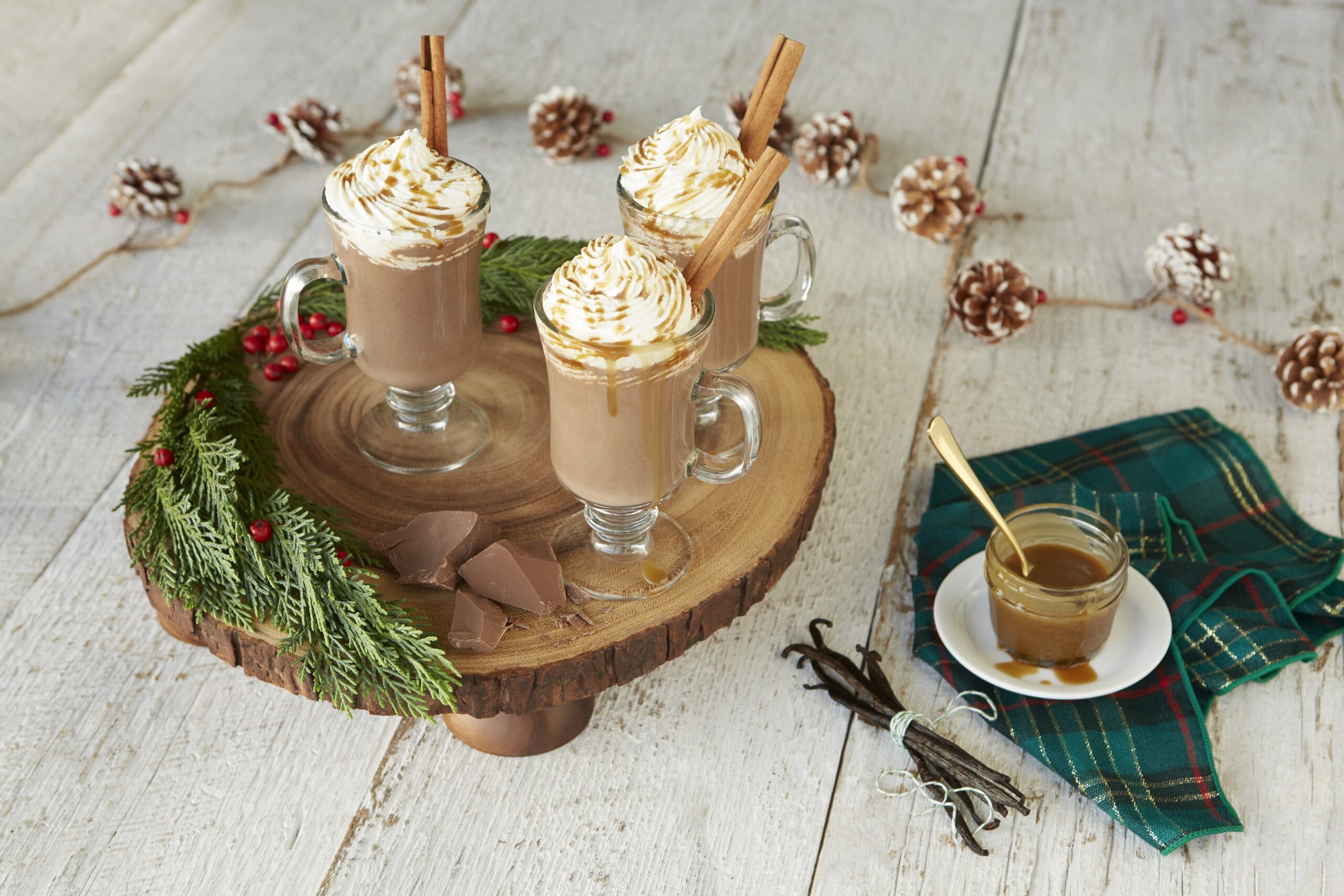 Lait de poule au caramel, au chocolat et au rhum épicé