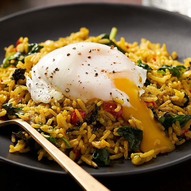 Indian Man Riz Riz frit facile aux œufs - Lesoeufs.ca