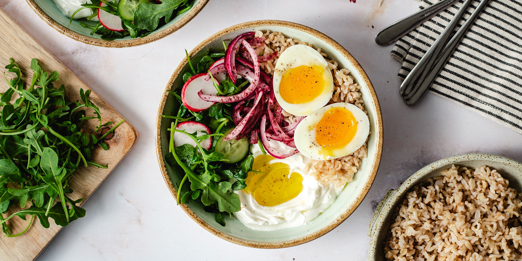 Bols aux œufs, labneh et sumac