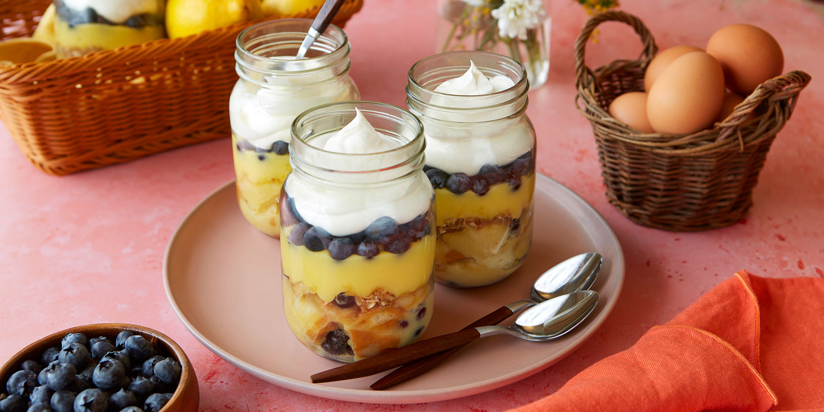 Pouding au pain, aux bleuets et au citron